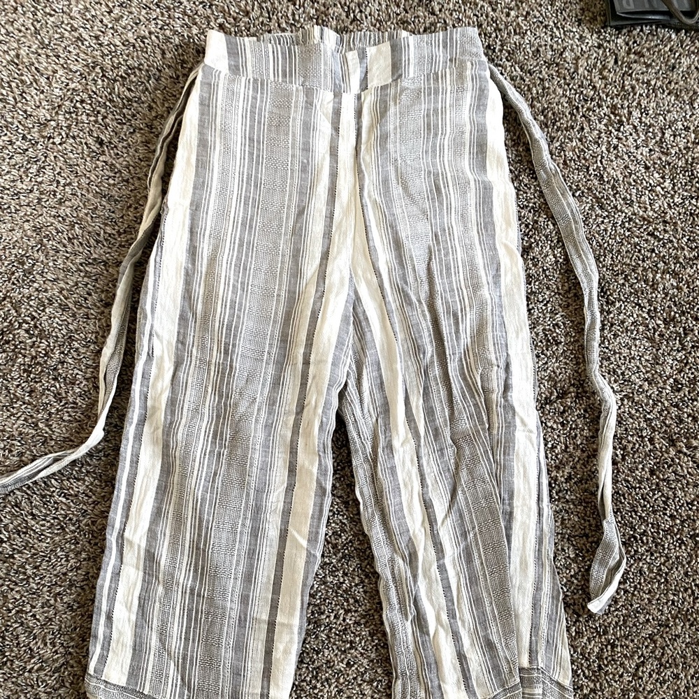 *never worn* Francesca’s Wide-Leg Striped Pants